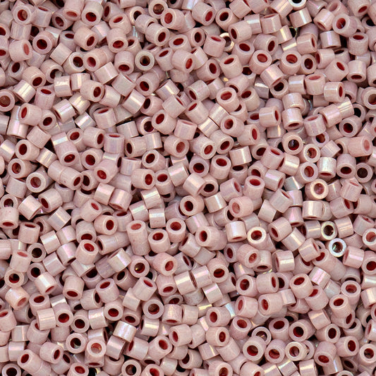 697cy11-1022 Cylin Bead sz 11 25g Bag Light Lilac AB