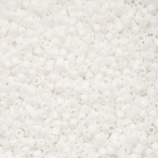 697cy11-1023 Cylin Bead sz 11 25g Bag Chalk White