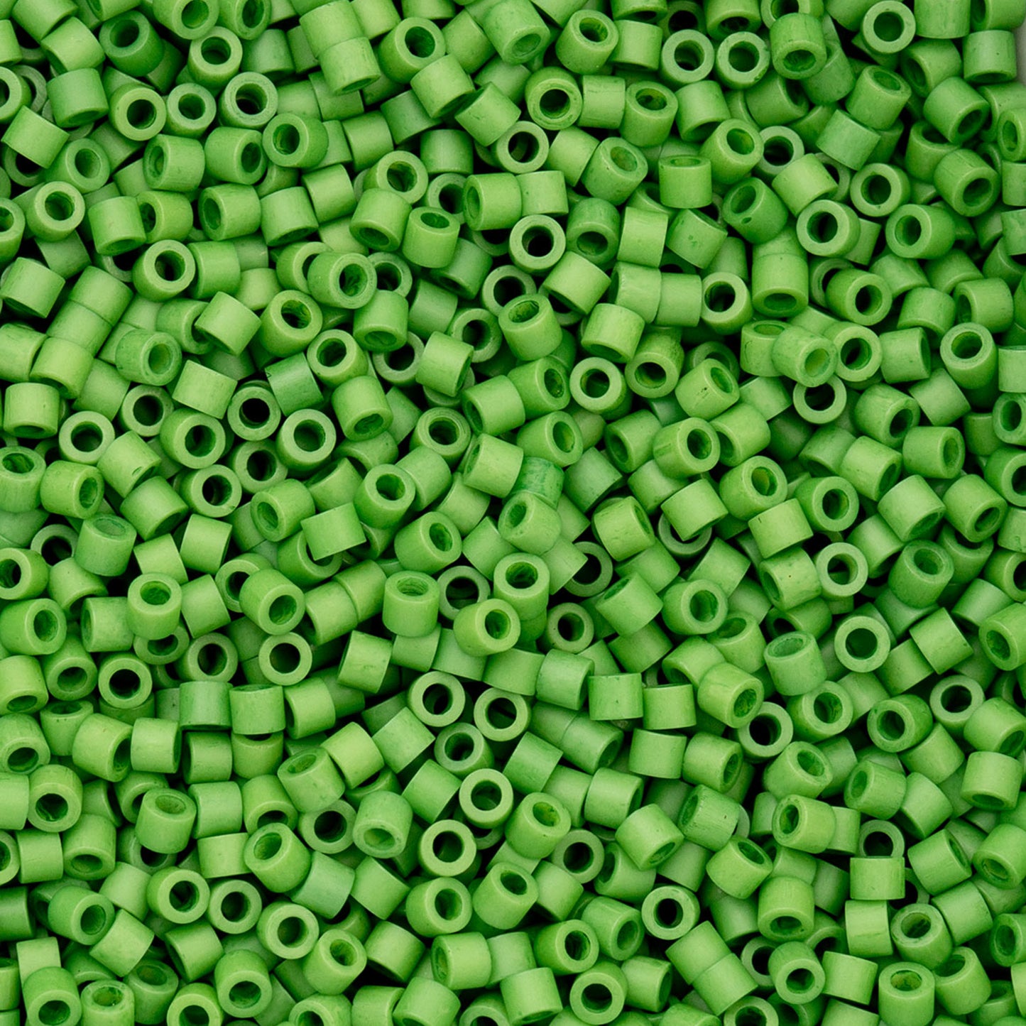 697cy11-1069 Cylin Bead 11 25g Bag Opaque Spring Green