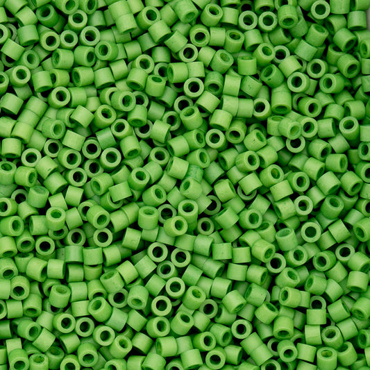 697cy11-1069 Cylin Bead 11 25g Bag Opaque Spring Green