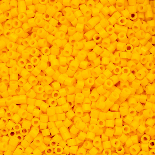 697cy11-1075 Cylin Bead sz 11 25g Bag Opaque Yellow Zest