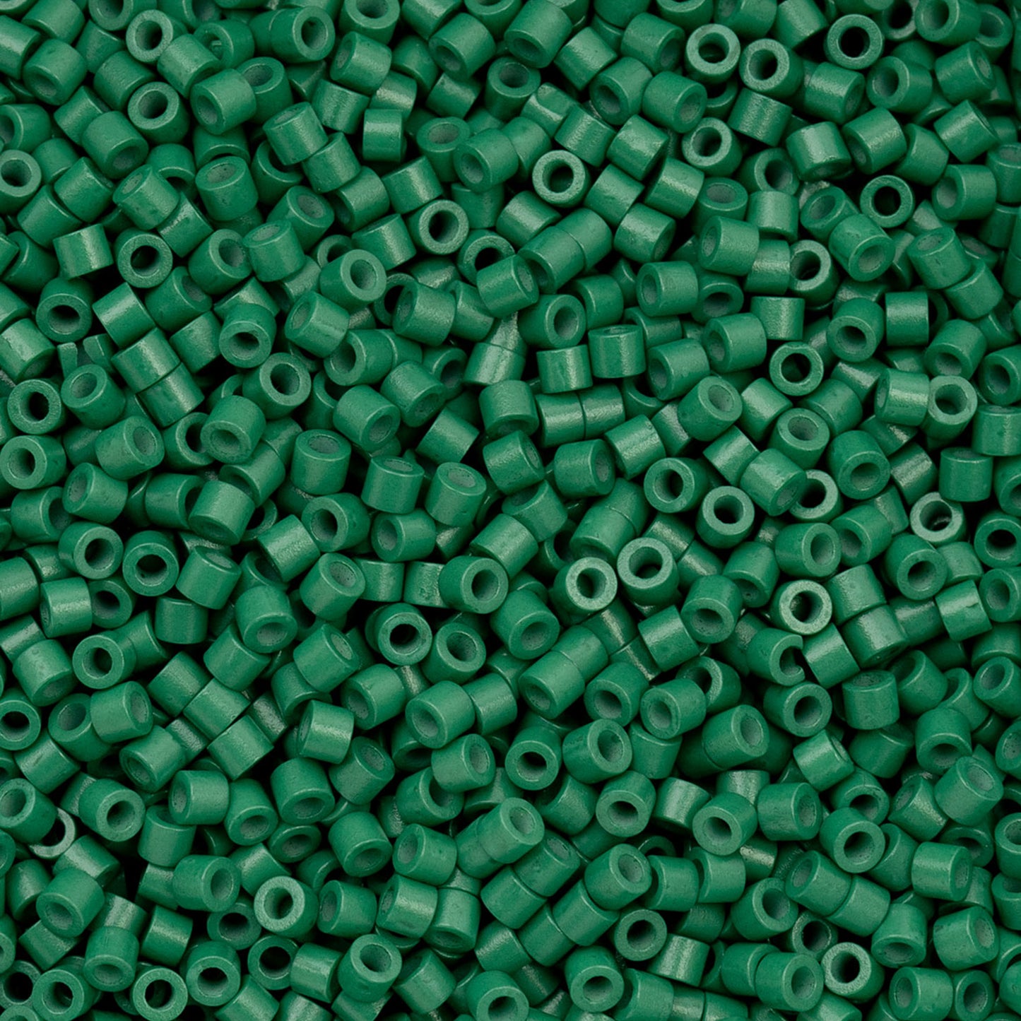 697cy11-1105 Cylin Bead sz 11 25g Bag Opaque Emerald Green