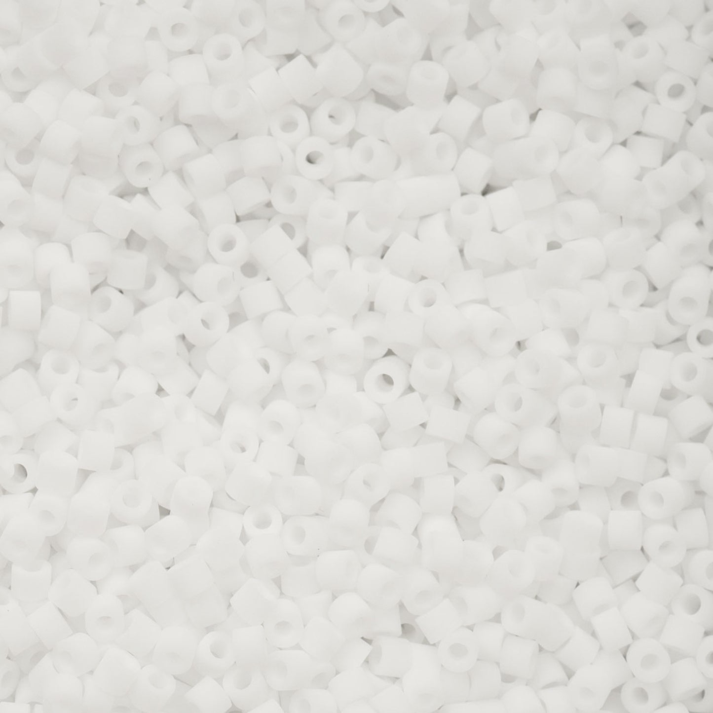 697cy11-1154 Cylin Bead sz 11 25g Bag Matte Macaron - White