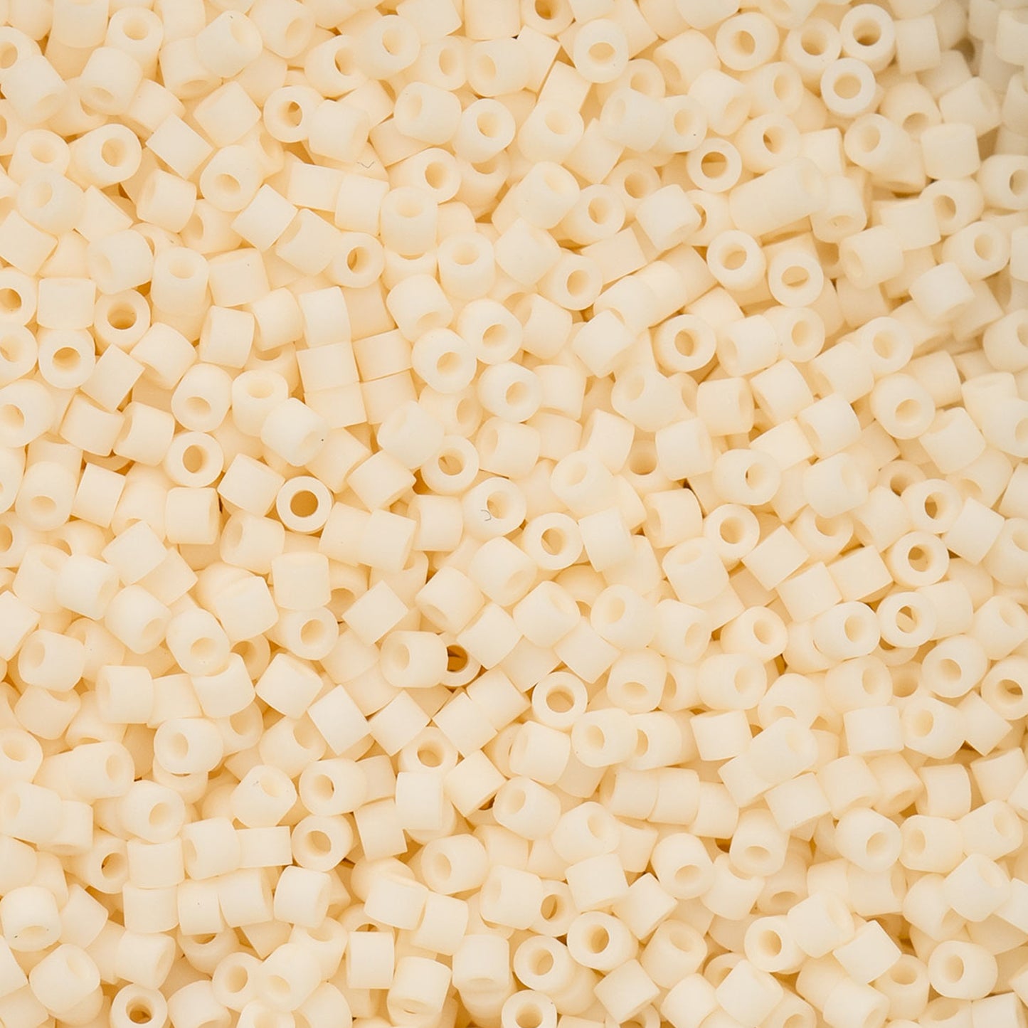 697cy11-1157 Cylin Bead sz 11 25g Bag Matte Macaron - Warm Cream