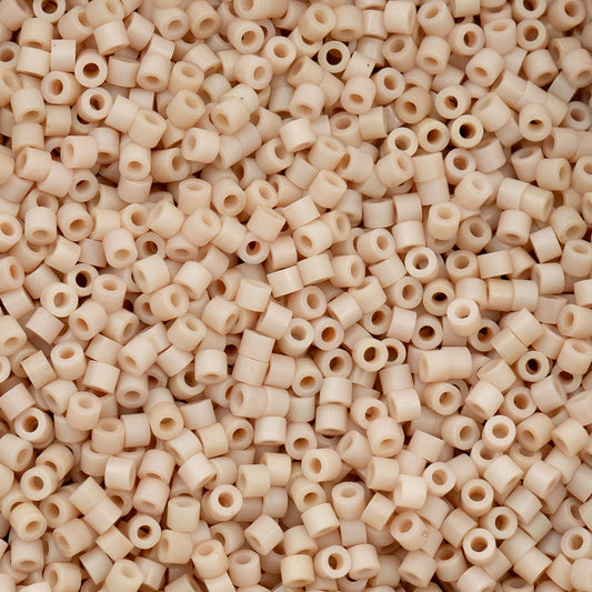 697cy11-1170 Cylin Bead sz 11 25g Bag Matte Macaron - Oat Milk