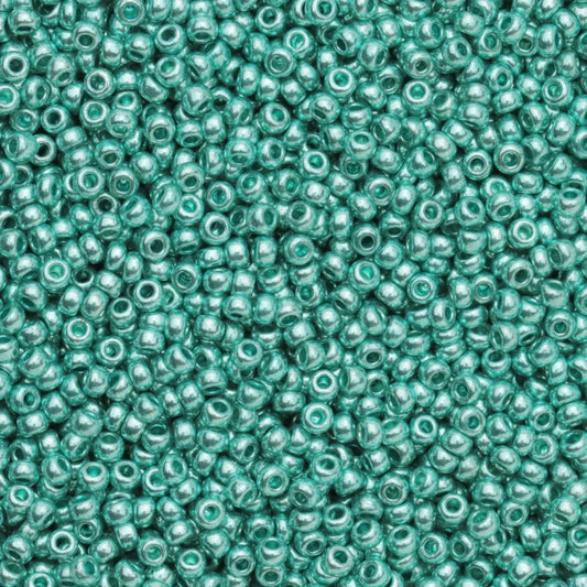 79-M-1044L Czech Seed Beads, sz 10 – Metallic Light Green (loose)