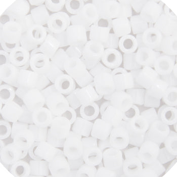 DB08 0200 Miyuki Delica sz 8 RD Chalk White Opaque